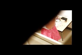 Сестра продаде фустан соба, 3 прошетка во плакари porno постари uchilok