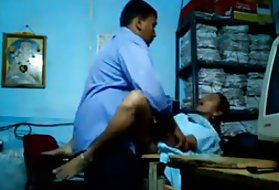 Fuck xxx " канцеларија девојка ебе во тоалет порно