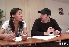 Француски на арапски тинејџерски ебе со сите негови пријатели од класа други соученици