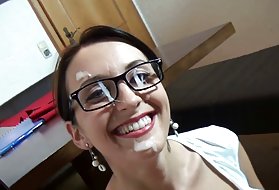Топла германски добива приватни часови и pov свежо лице очила