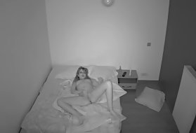 Аниме секс фотографии, критики мастурбираат на скриена камера