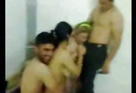 За да се види домашни порно видеа, геј група арапските ебат