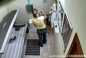Порно со познати личности види онлајн чешка тинејџерски во јавни компании, солариум